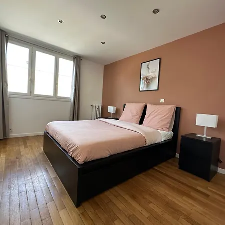 Apartment Chaleureux T4, A 20 Min De Paris *