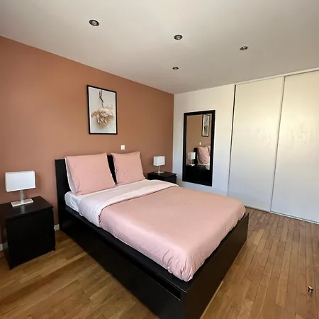 Chaleureux T4, A 20 Min De Paris Apartament